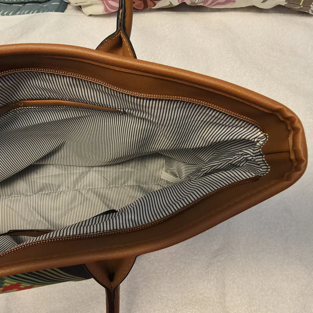 Colorful Striped Tote Bag - Picture 15 of 16